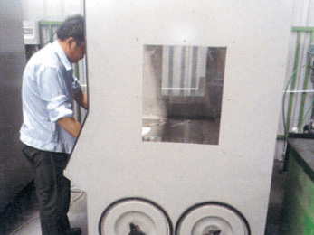 手工打磨工作臺、濾筒集塵機一體機